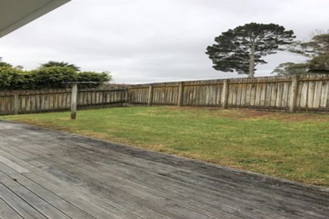 Photo of property in 60 Lavelle Road, Henderson, Auckland, 0612