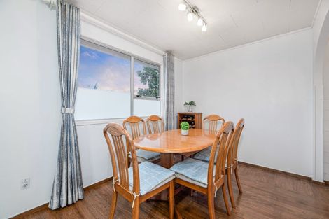 Photo of property in 72 Reynella Drive, Massey, Auckland, 0614