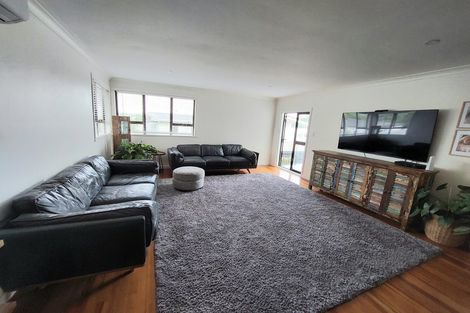 Photo of property in 5 Keats Place, Blockhouse Bay, Auckland, 0600