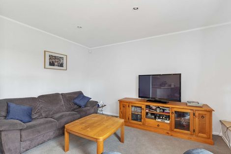 Photo of property in 2 Blumhardt Place, Avondale, Auckland, 1026