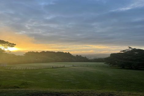 Photo of property in 379 Kiwitahi Road, Helensville, 0875