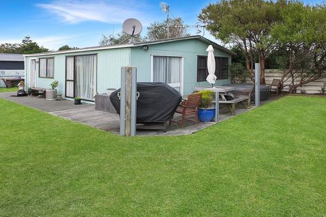 Photo of property in 18a Roore Street, Foxton Beach, Foxton, 4815