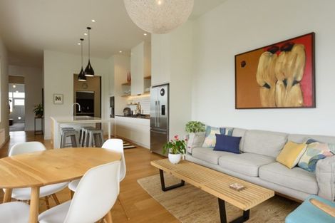 Photo of property in 11 Upper Bourke Street, Kilbirnie, Wellington, 6022