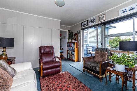 Photo of property in 12 Parsonage Road, Waimate, 7924