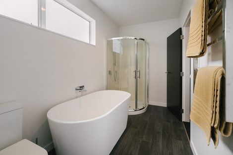 Photo of property in 10 Monaco Grove, Fitzherbert, Palmerston North, 4410