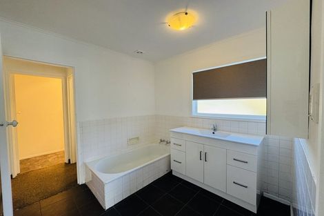 Photo of property in 5 Lincoln Grove, Wainuiomata, Lower Hutt, 5014