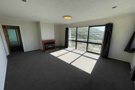 Photo of property in 41 Versailles Street, Karori, Wellington, 6012