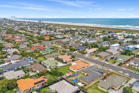 Photo of property in 22 Blake Boulevard, Papamoa Beach, Papamoa, 3118