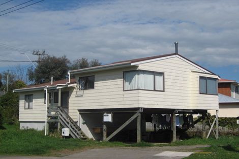 Photo of property in 124 Glenpark Avenue, Frankleigh Park, New Plymouth, 4310
