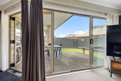 Photo of property in 41/64 Kawaha Point Road, Kawaha Point, Rotorua, 3010