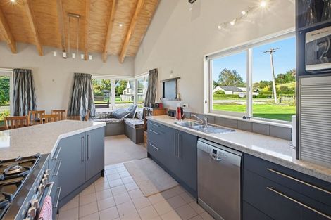 Photo of property in 8 Westoe Street, Waikaia, 9778