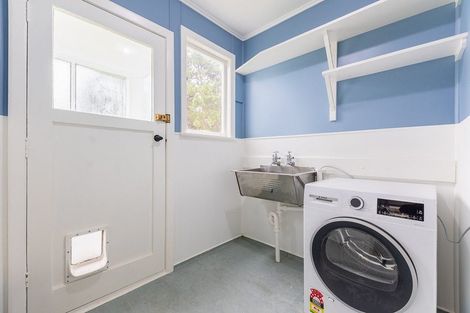 Photo of property in 76-78 Sievers Grove, Cannons Creek, Porirua, 5024