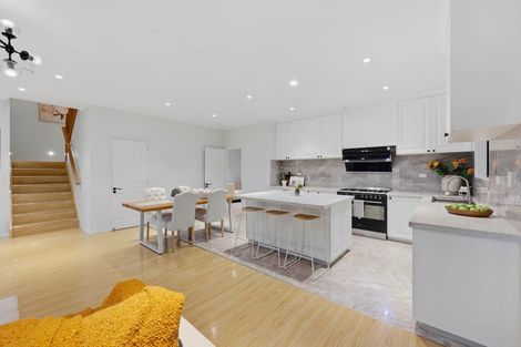 Photo of property in 45a Bradbury Road, Botany Downs, Auckland, 2010