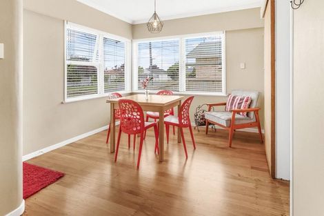 Photo of property in 1 Kingsley Street, St Andrews, Hamilton, 3200