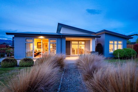 Photo of property in 4 Sunnyside Lane, Wanaka, 9305