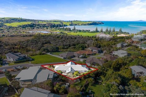 Photo of property in 26 Kotanui Avenue, Army Bay, Whangaparaoa, 0930
