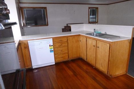 Photo of property in 33 Sturges Road, Henderson, Auckland, 0612