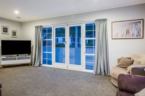 Photo of property in 3 Findhorn Place, Papakowhai, Porirua, 5024