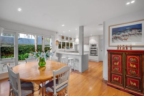 Photo of property in 12 Cecil Road, Milford, Auckland, 0620