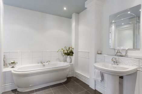 Photo of property in 1/60 Milford Road, Milford, Auckland, 0620