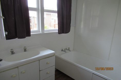 Photo of property in 55a View Road, Henderson, Auckland, 0612