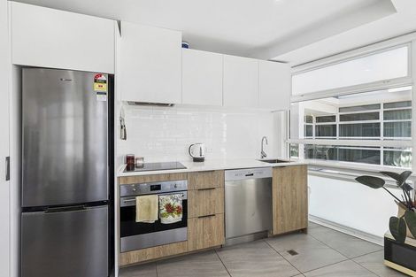 Photo of property in Pinnacle Apartments, E706/160 Victoria Street, Te Aro, Wellington, 6011