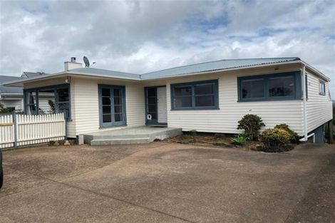 Photo of property in 150 Sunset Road, Unsworth Heights, Auckland, 0632