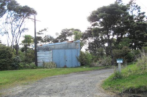Photo of property in 5 Amreins Road, Waitakere, Henderson, 0782