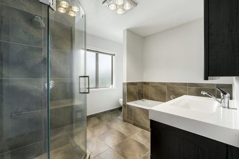 Photo of property in 61a Margan Avenue, New Lynn, Auckland, 0600