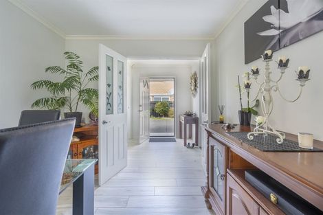 Photo of property in 6 Coral Court, Gulf Harbour, Whangaparaoa, 0930