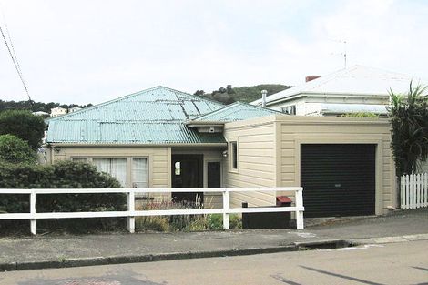 Photo of property in 83 Stanley Street, Berhampore, Wellington, 6023