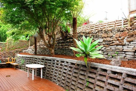 Photo of property in 21 Lake Road, Northcote, Auckland, 0627