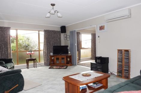 Photo of property in 10 Te Kama Street, Levin, 5510