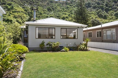 Photo of property in 188 Breaker Bay Road, Breaker Bay, Wellington, 6022