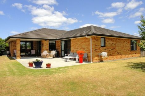 Photo of property in 9 Endeavour Place, One Tree Point, 0118