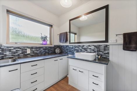 Photo of property in 50b Milton Terrace, Picton, 7220