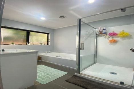 Photo of property in 1/117 Clevedon Road, Papakura, 2110