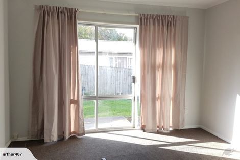 Photo of property in 3/11 Alston Avenue, Kelston, Auckland, 0602