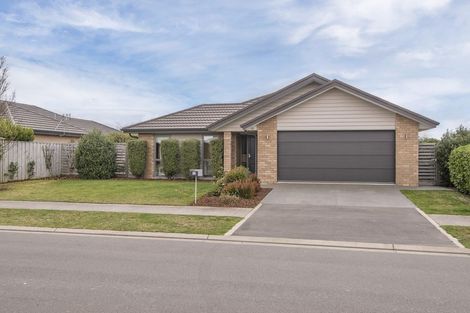 Photo of property in 17 Rossall Crescent, Rolleston, 7615