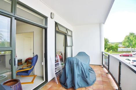 Photo of property in 6/372 Rosedale Road, Rosedale, Auckland, 0632