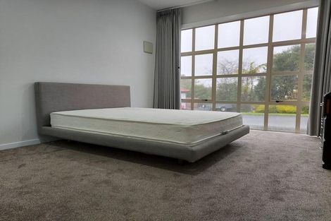 Photo of property in 17 Burgundy Park Avenue, Henderson, Auckland, 0612