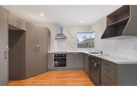 Photo of property in 23/64 Kawaha Point Road, Kawaha Point, Rotorua, 3010