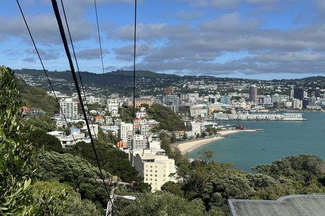 Photo of property in 3/27 Grass Street, Roseneath, Wellington, 6011