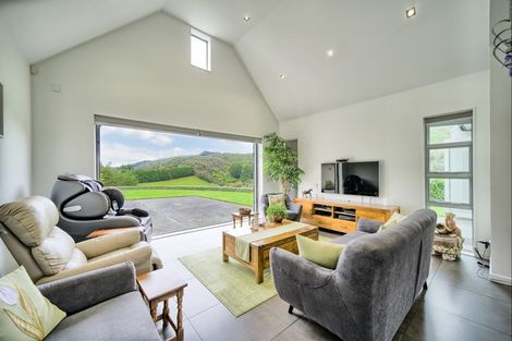 Photo of property in 71 Kirton Drive, Riverstone Terraces, Upper Hutt, 5018