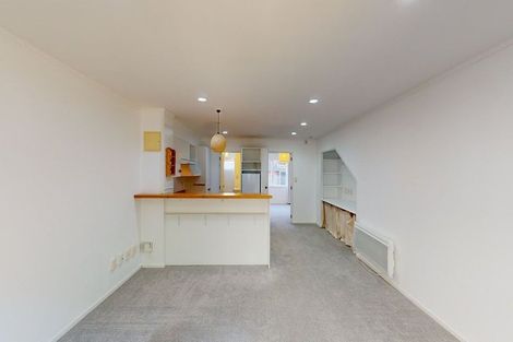 Photo of property in 19/3 Kelvin Grove, Te Aro, Wellington, 6011