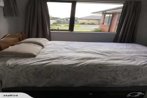 Photo of property in 12 O'farrell Drive, One Tree Point, 0118