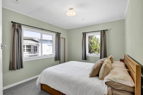 Photo of property in 40 Turakina Street, Merrilands, New Plymouth, 4312