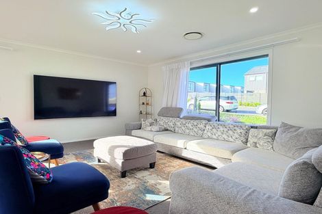 Photo of property in 9 Taraiti Crescent, Kenepuru, Porirua, 5022