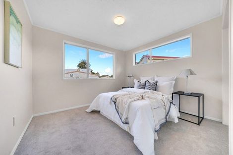 Photo of property in 54 Pukeroa Place, Papakura, 2110