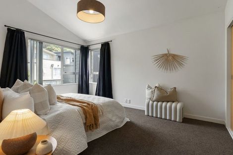 Photo of property in 12/3 Severn Street, Island Bay, Wellington, 6023